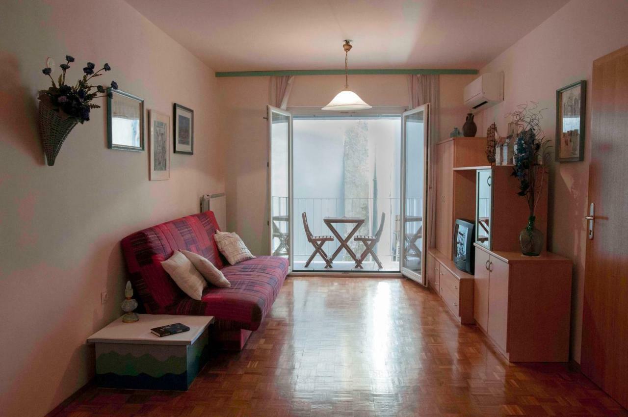 Spacious Balcony Apartment פיראן מראה חיצוני תמונה